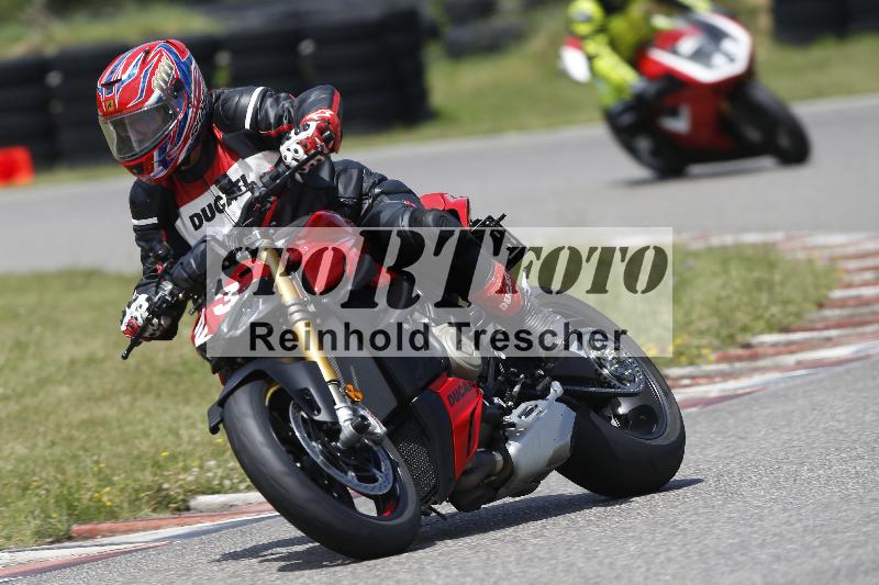 /27 12.06.2025 Ducati Schweiz Trackday Warmup  ADR/blau-bleu/23